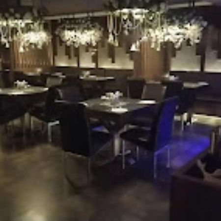 The Gagan Plaza Hotel Kanpur Zewnętrze zdjęcie